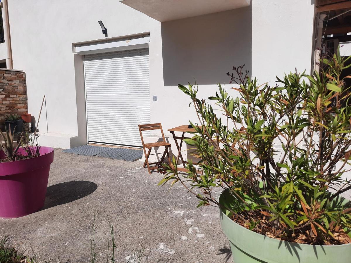Location Venelles Villa Buitenkant foto